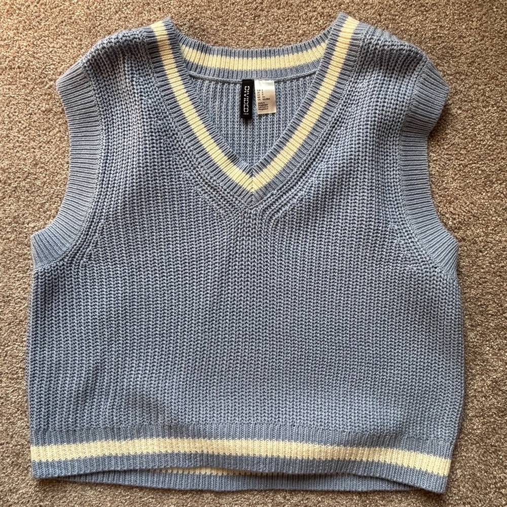 H&M Divided Knit Vest in Blue and Cream